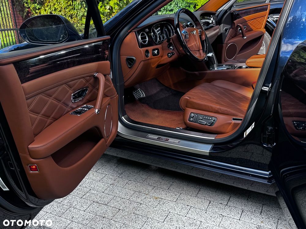 Bentley Flying Spur W12 - 10