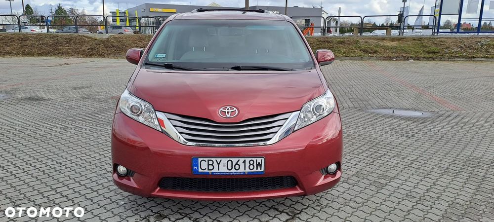 Toyota Sienna 3.5 XLE AWD - 6