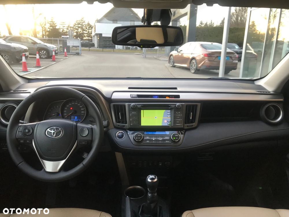 Toyota RAV4 2.0 D-4D Premium - 25