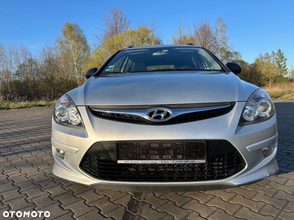 Hyundai i30 i30cw 1.6 CRDi FIFA WM Edition - 4