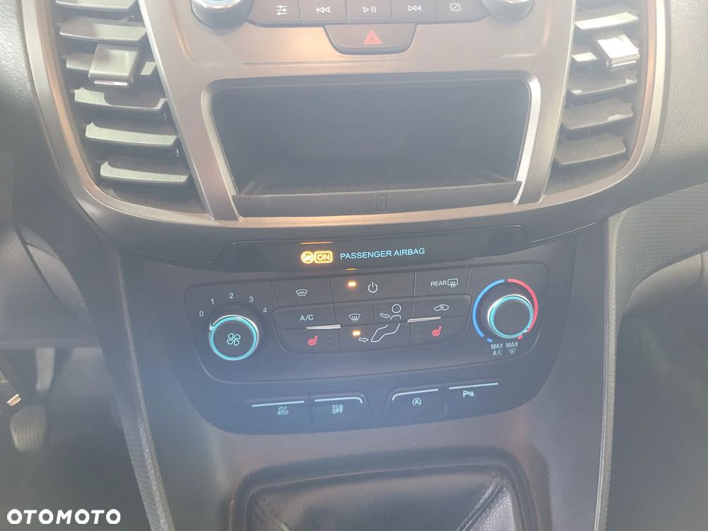 Ford Transit Connect - 13