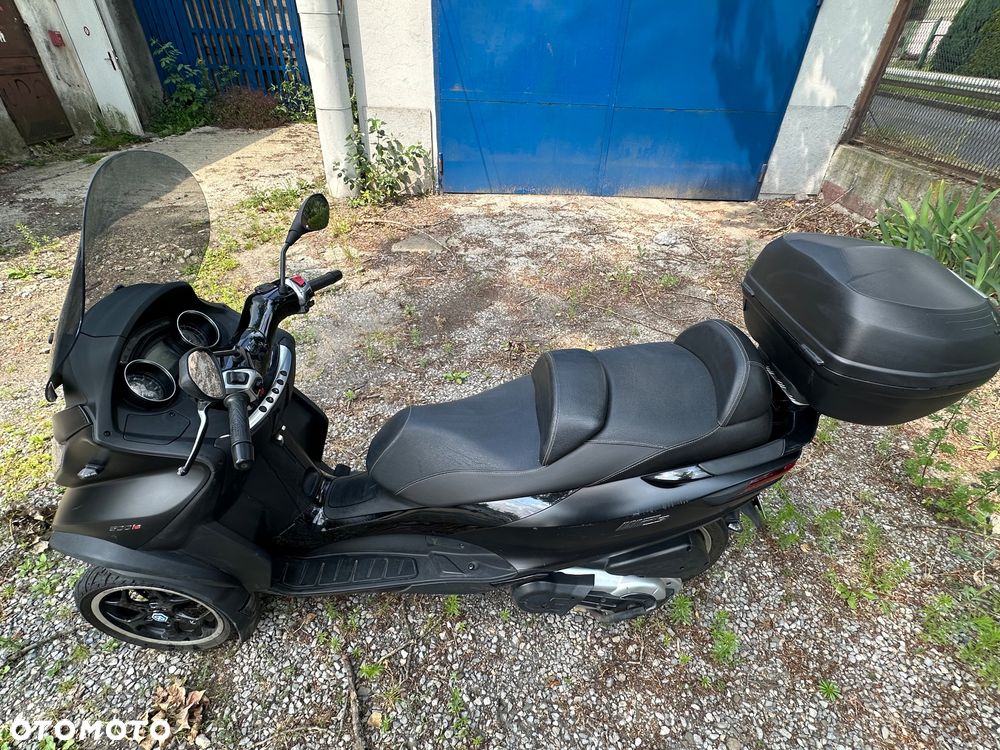 Piaggio MP-3 - 6