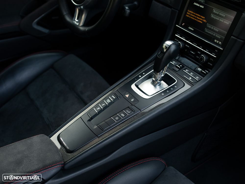Porsche 911 (991) Carrera 4 GTS PDK - 36