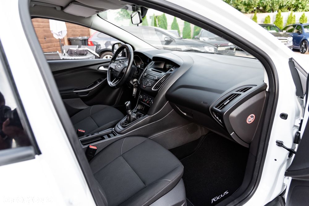 Ford Focus 1.0 EcoBoost Trend - 24
