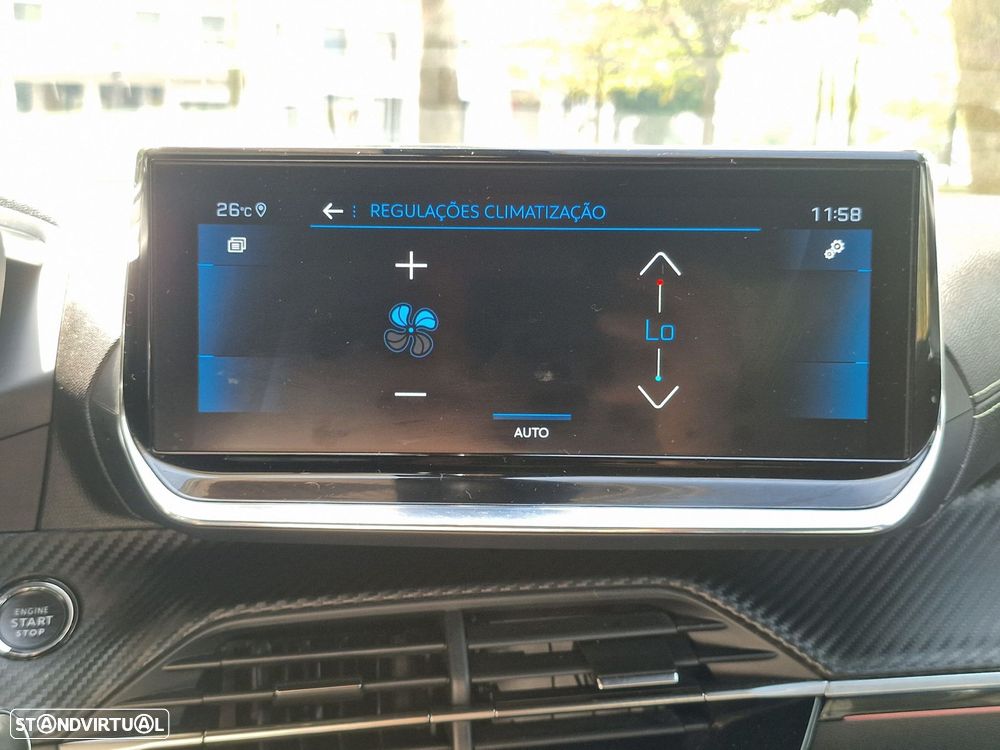 Peugeot 2008 1.2 PureTech GT - 38