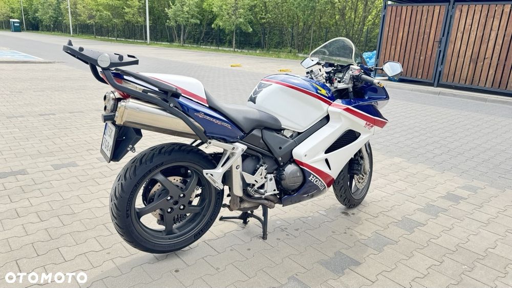 Honda VFR - 2