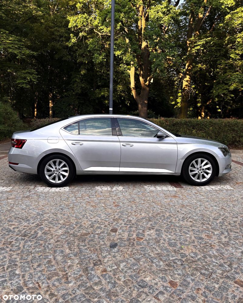 Skoda Superb 1.5 TSI ACT Ambition - 4