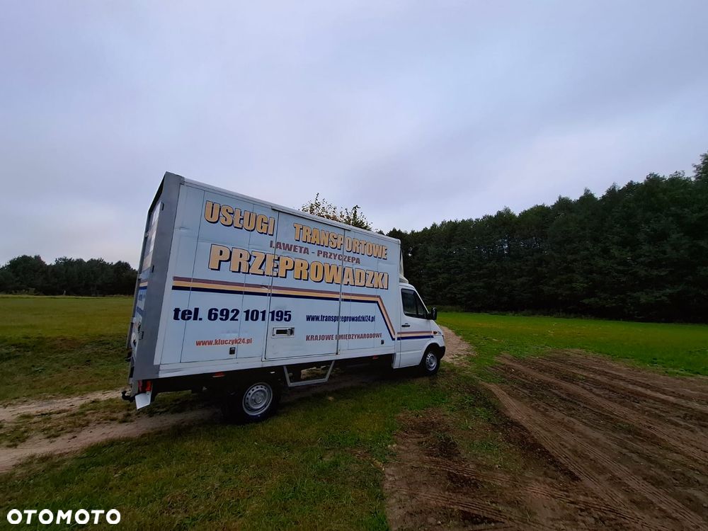 Mercedes-Benz Sprinter - 14