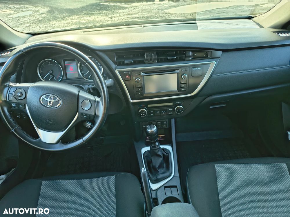 Toyota Auris 1.4 D-4D Comfort - 14