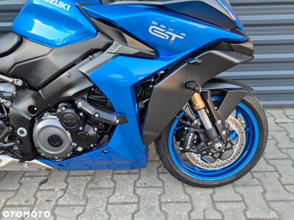 Suzuki GSX - 13