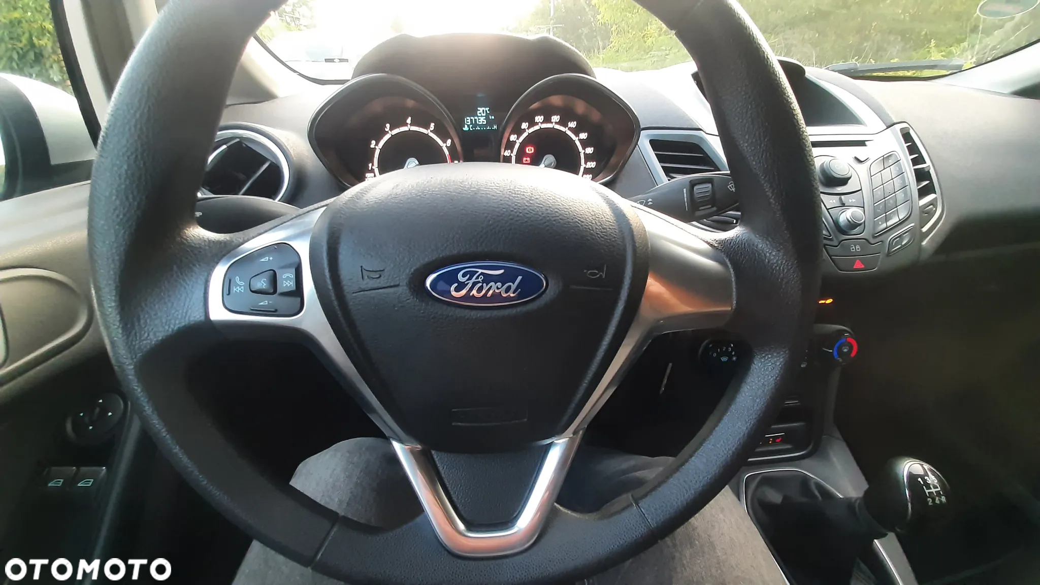 Ford Fiesta 1.0 Champions Edition - 28
