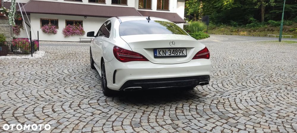Mercedes-Benz CLA 180 AMG Line - 27