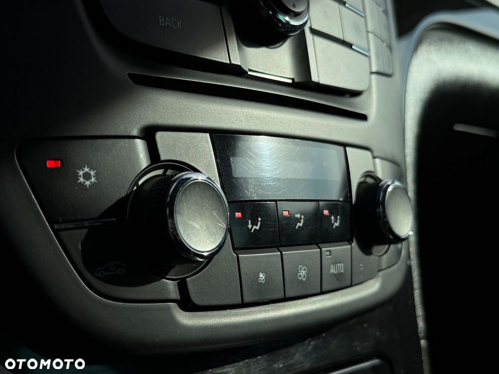 Opel Insignia - 38