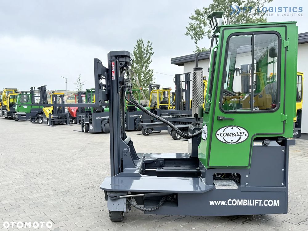 Combilift C3000 / DIESEL / TRIPLEX 4900MM / WOLNY SKOK / POZYCJONER WIDEŁ / OGRZEWANIE / PEŁNA KABINA / STAN IDEALNY / Szeroka oferta wózków czterokierunkowych i bocznych, dopasowanych do różnorodnych potrzeb i zastosowań - 33