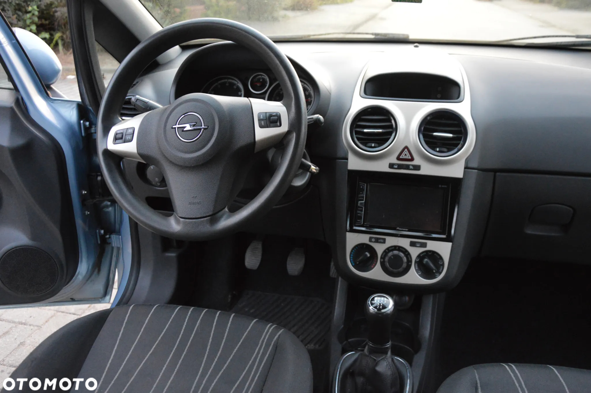 Opel Corsa 1.2 16V Enjoy - 13