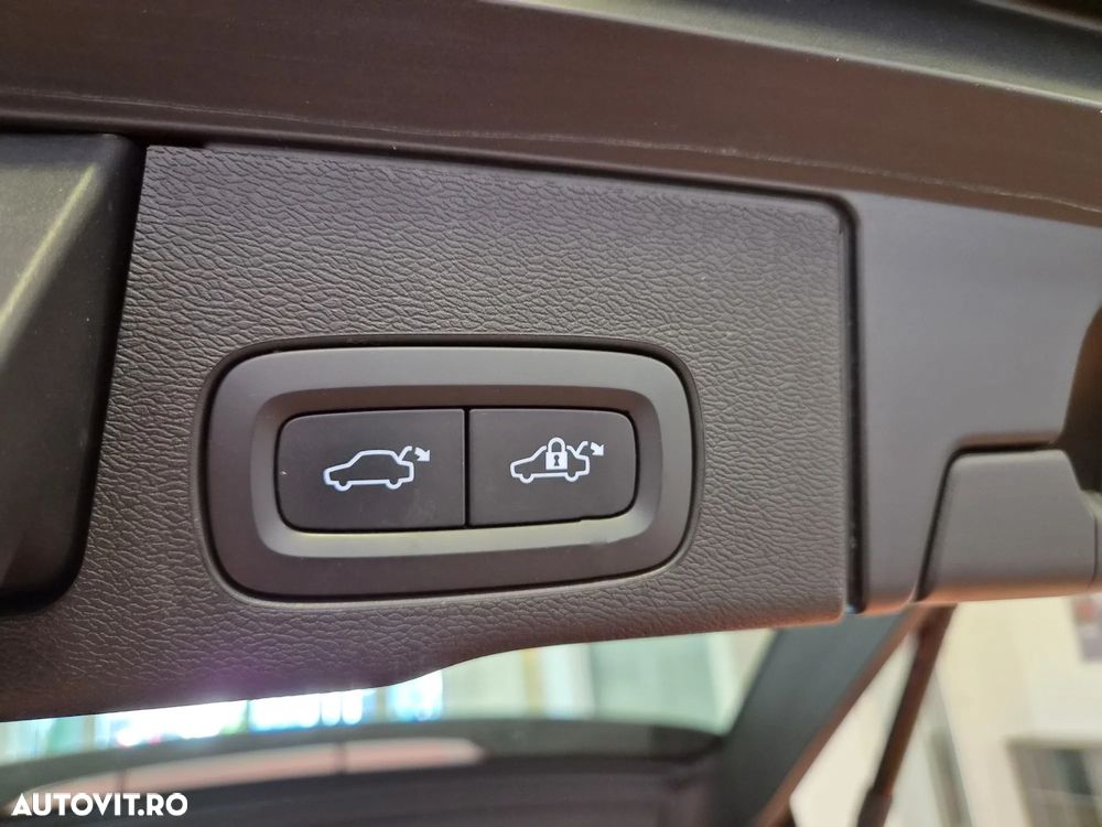 Volvo XC 60 B4 MHEV AT8 AWD Inscription - 24