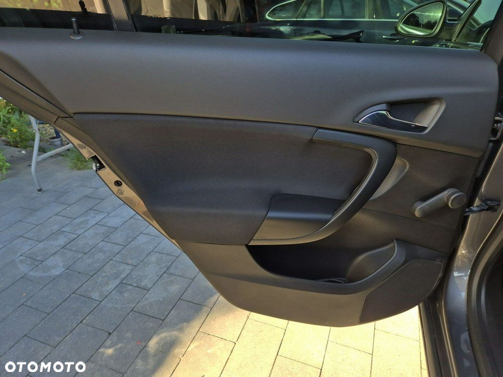Opel Insignia - 13