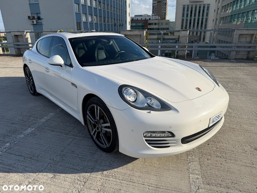 Porsche Panamera 4 PDK Platinum Edition - 9