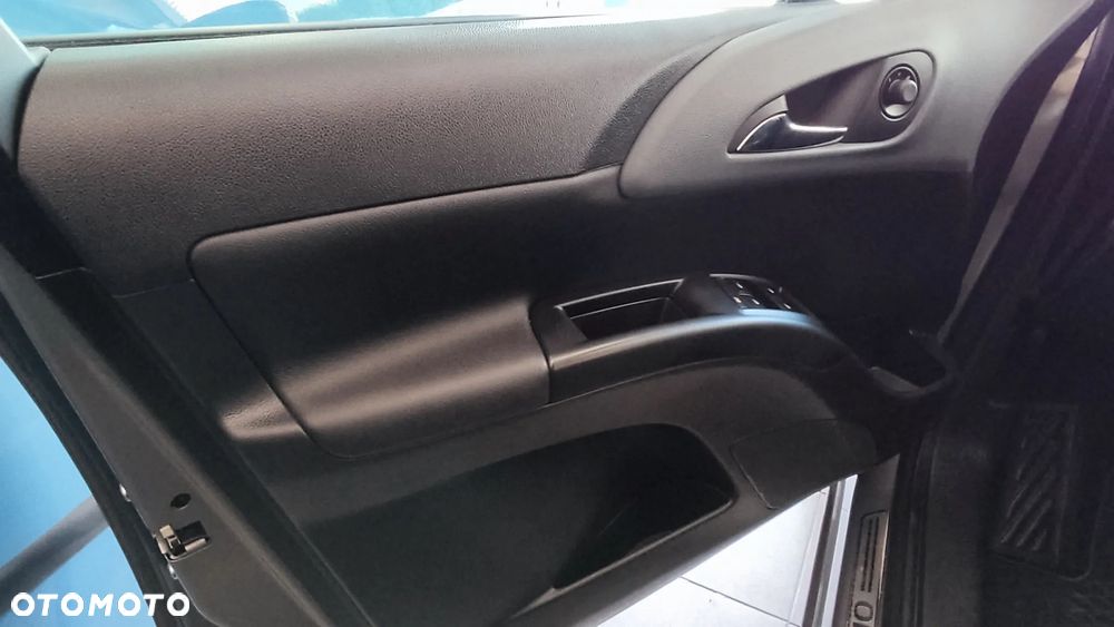 Opel Meriva - 23