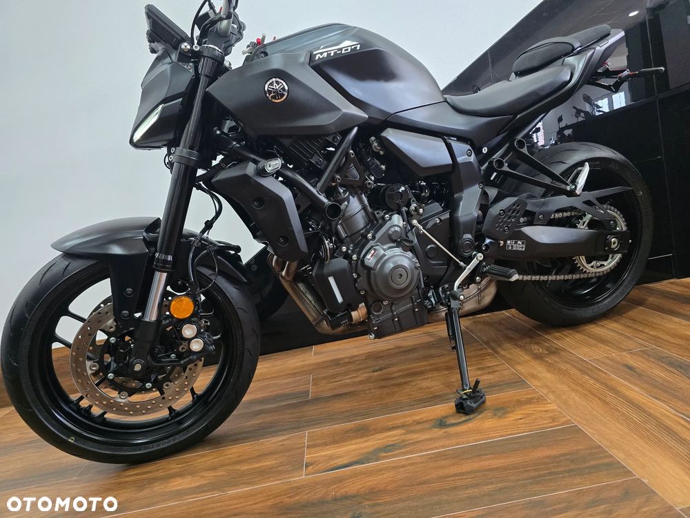 Yamaha MT - 8