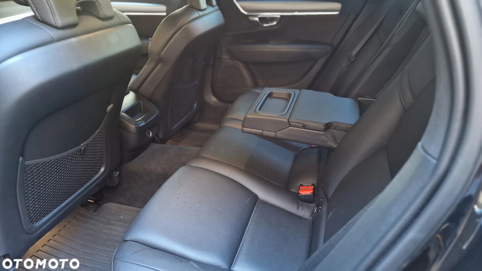 Volvo V90 D4 Momentum - 21