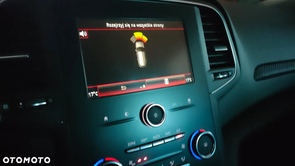 Renault Megane TCe 140 GPF LIMITED - 19