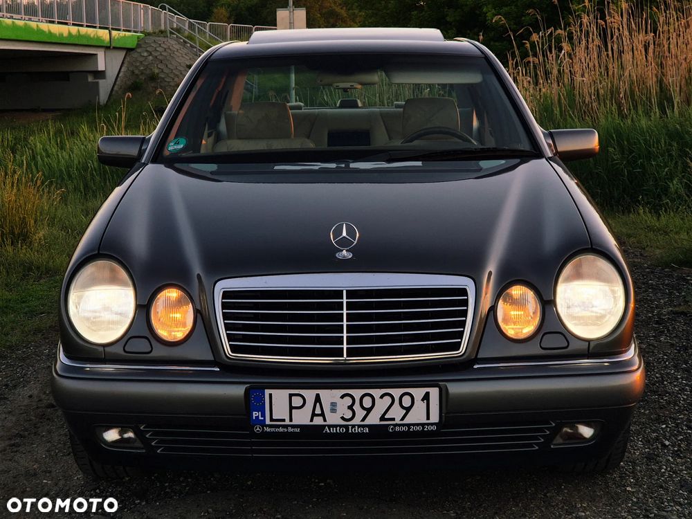 Mercedes-Benz Klasa E - 1