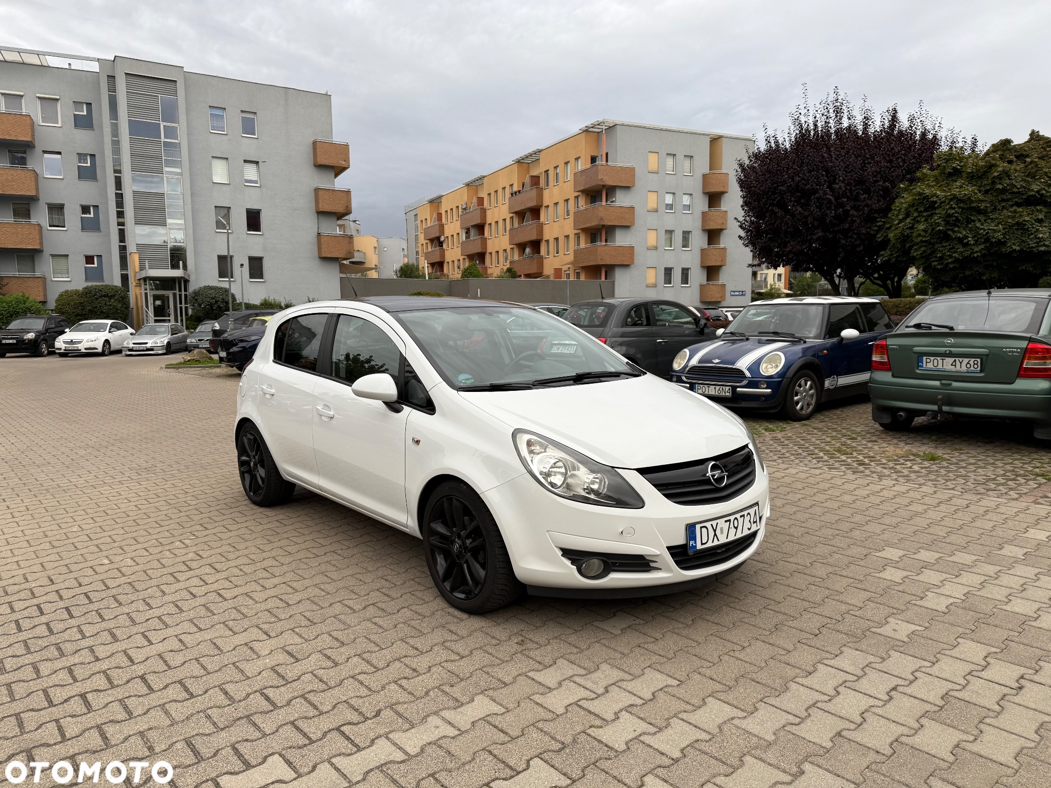 Opel Corsa 1.4 16V Sport - 2