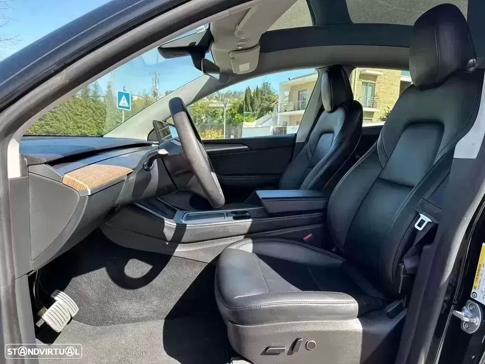 Tesla Model Y Performance Tração Integral - 22