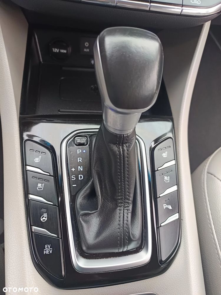 Hyundai IONIQ Plug-in hybrid Platinum - 24