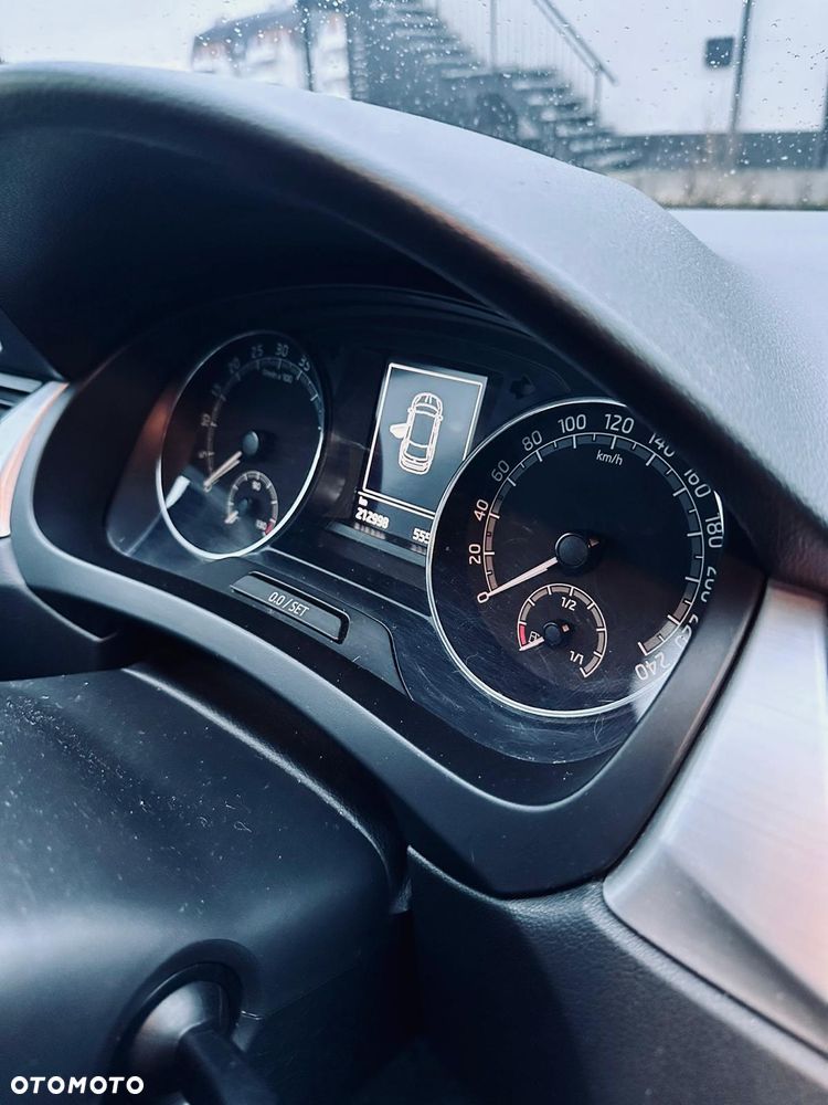 Skoda RAPID 1.6 TDI DPF Ambition - 9