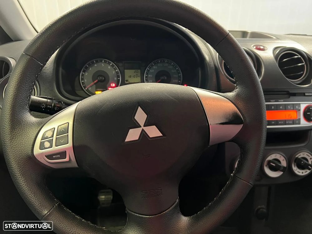 Mitsubishi Colt 1.1 Invite JLL - 5