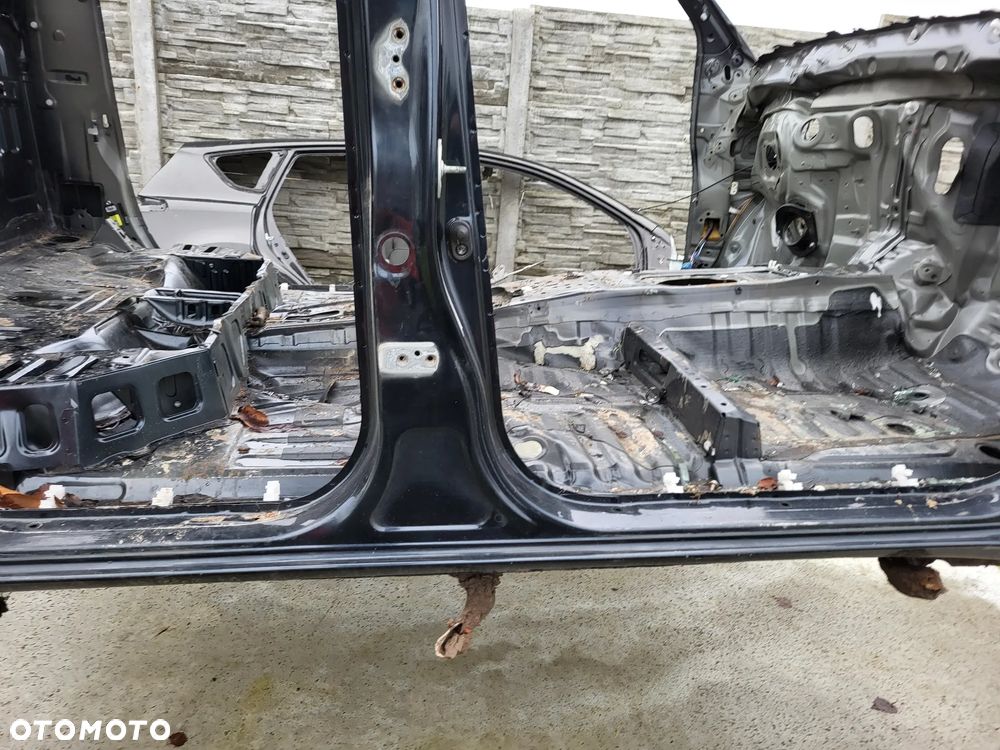 Toyota Hilux VII Próg Słupek Prawy - 6