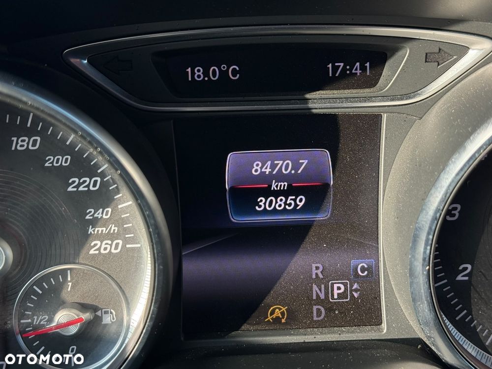 Mercedes-Benz GLA 200 7G-DCT Activity Edition - 9