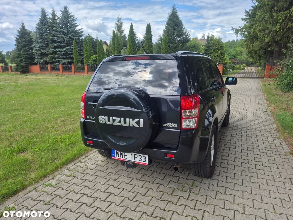 Suzuki Grand Vitara 2.4 De Luxe - 8