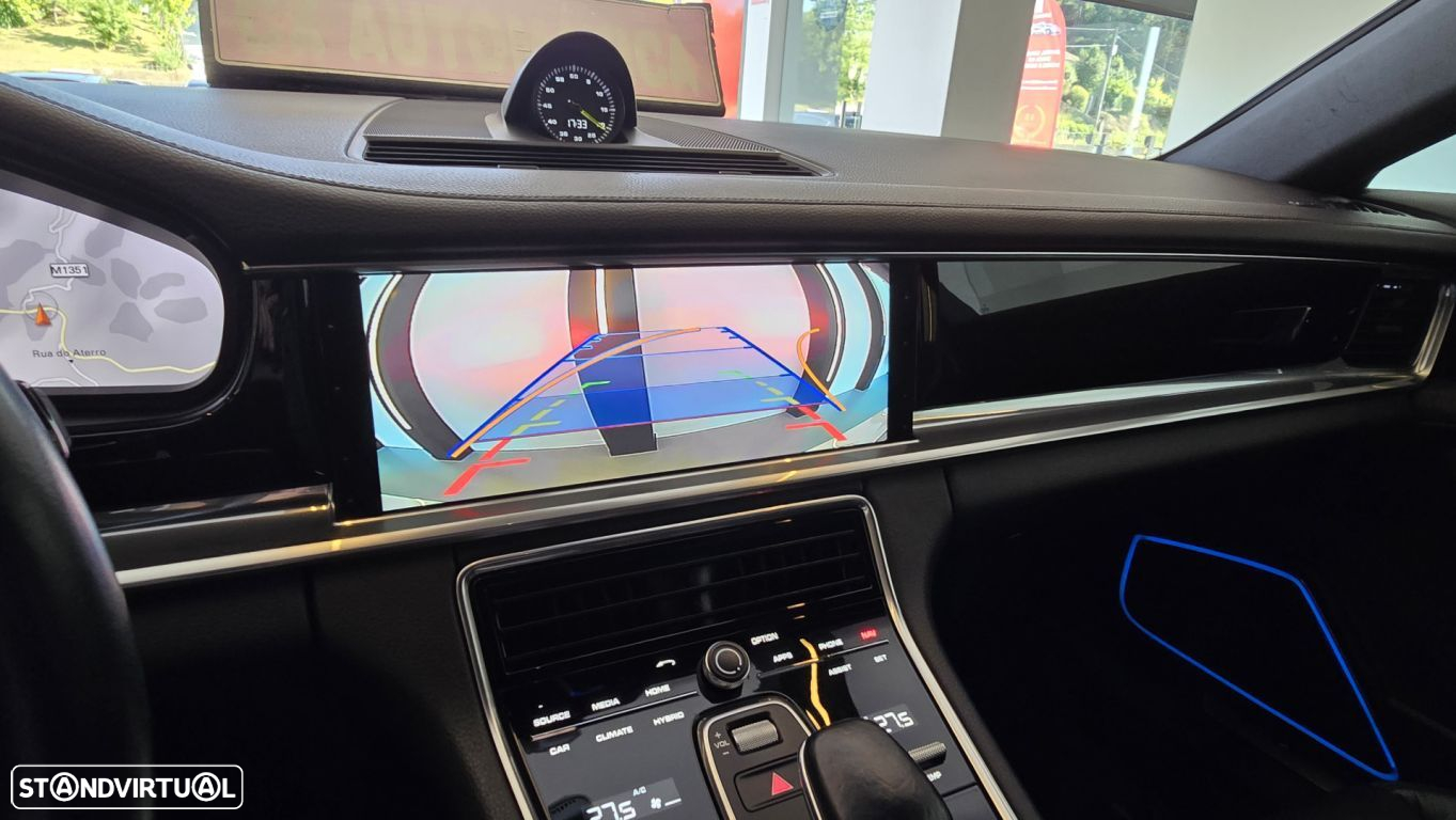Porsche Panamera 4 E-Hybrid - 39