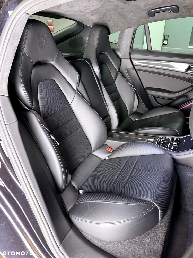 Porsche Panamera Turbo Executive - 24