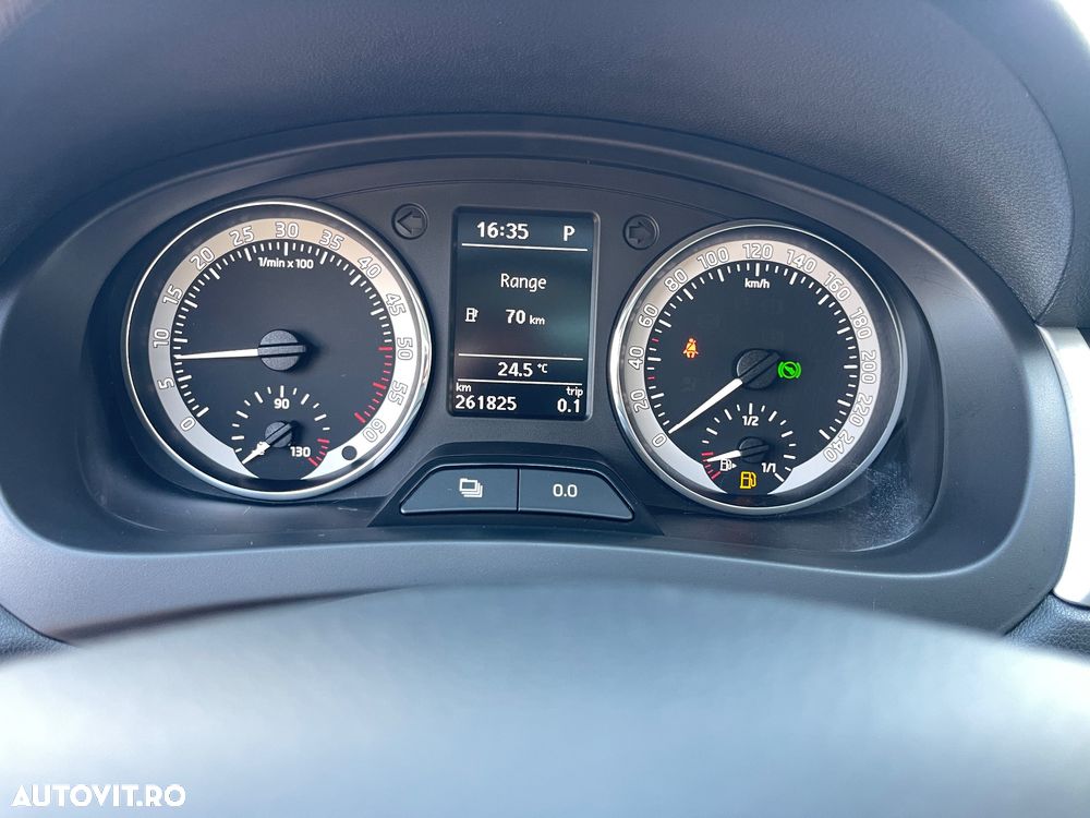 Skoda RAPID 1.6 TDI DSG Edition - 38