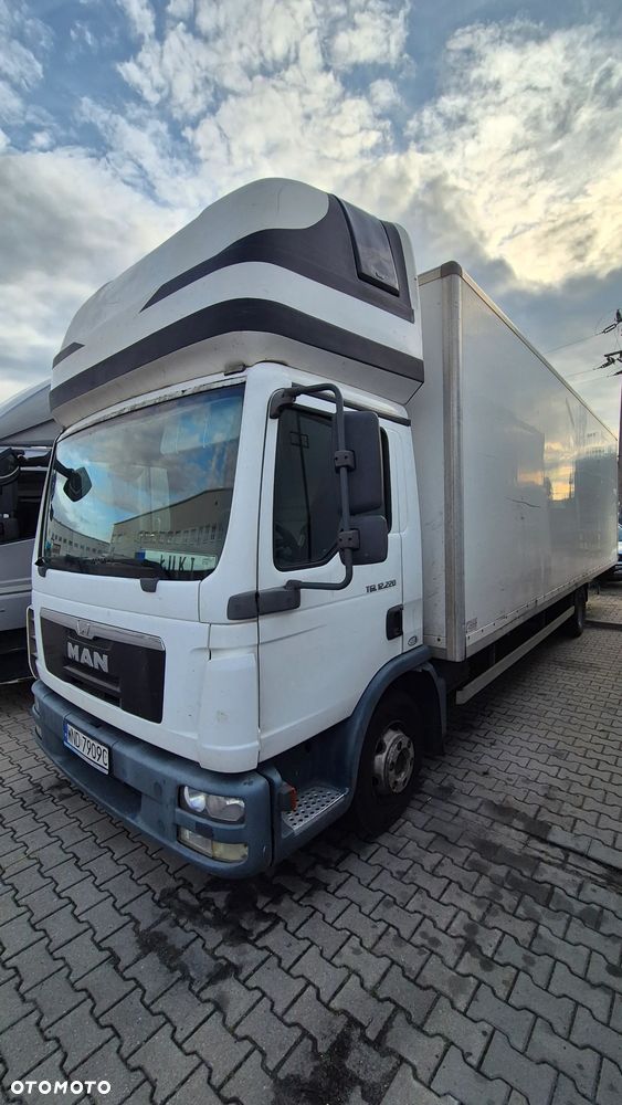 MAN TGL 12.220 - 1