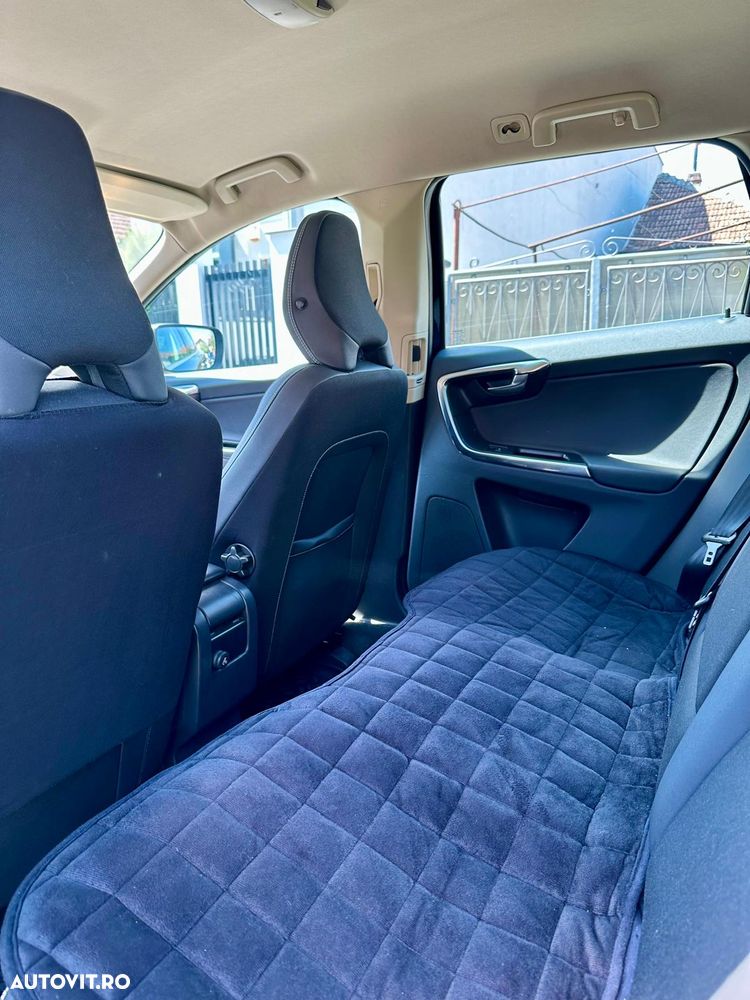 Volvo XC 60 DRIVe Momentum - 6