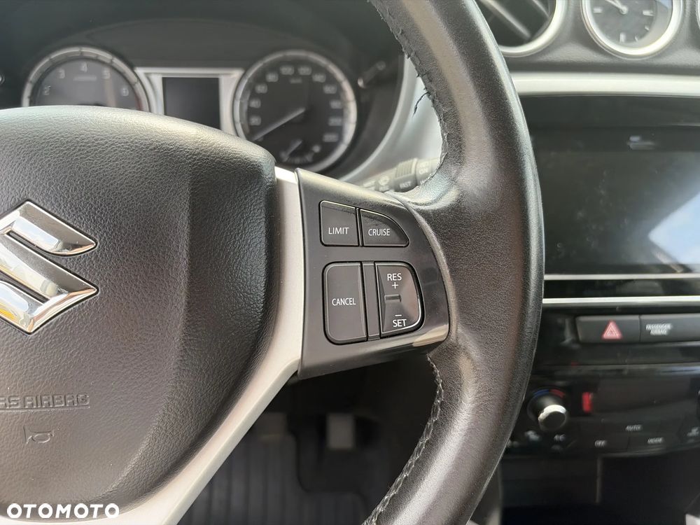 Suzuki Vitara 1.6 Premium 2WD - 24