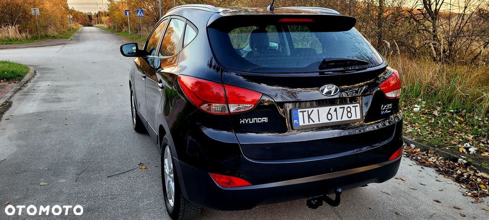 Hyundai ix35 1.7 CRDi 2WD blue Finale Gold - 17