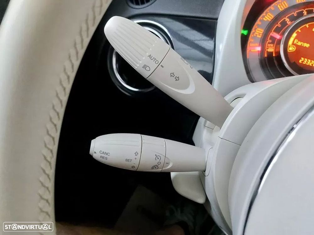 Fiat 500C 1.0 Hybrid Lounge - 26