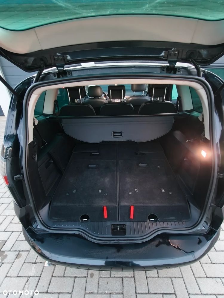 Ford S-Max - 14