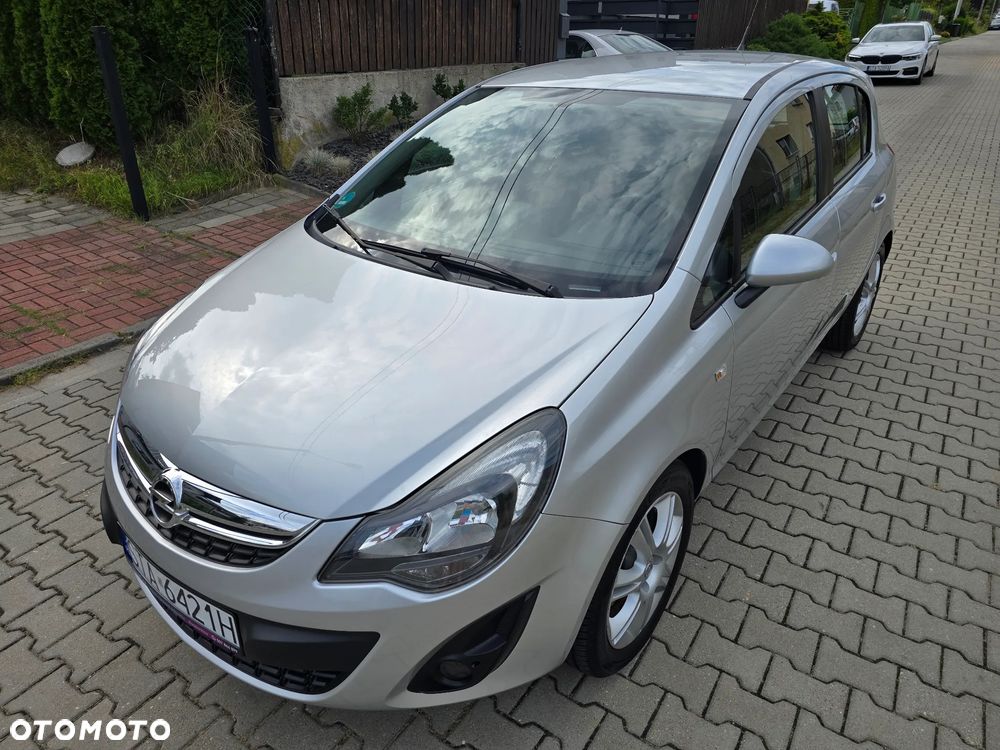 Opel Corsa 1.2 16V Essentia - 9