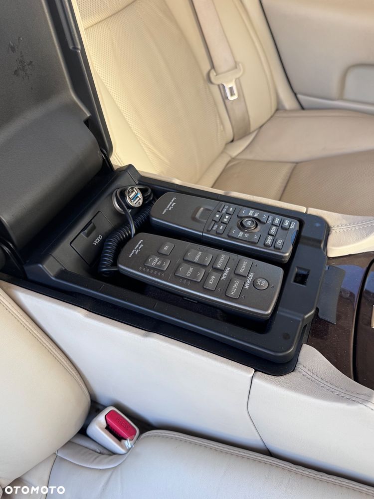 Lexus LS 600h L Superior - 30