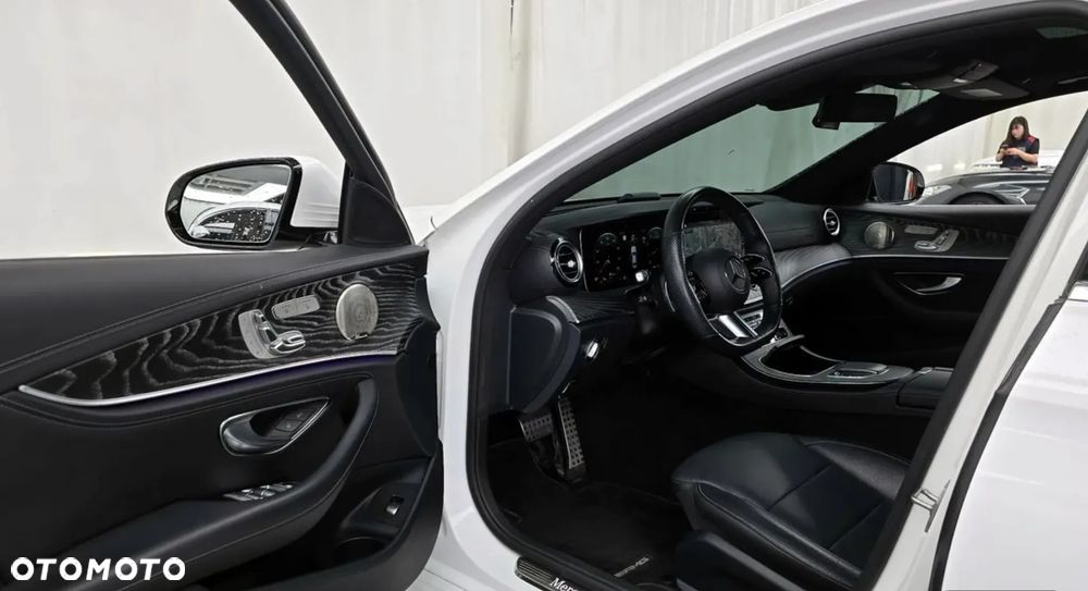 Mercedes-Benz Klasa E 300 9G-TRONIC - 5