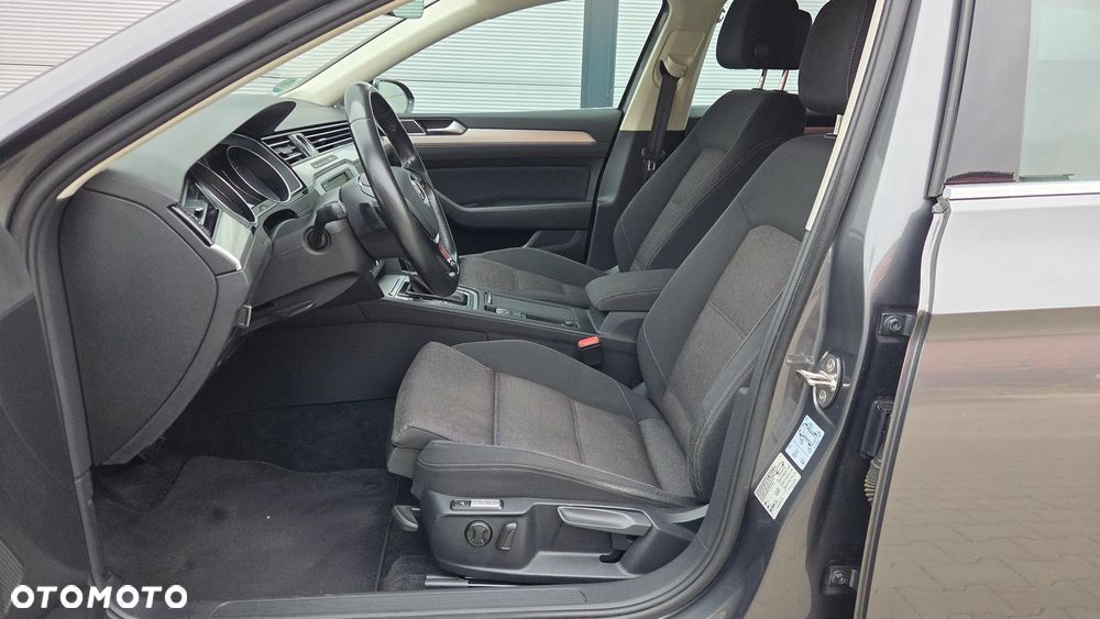 Volkswagen Passat Variant - 23