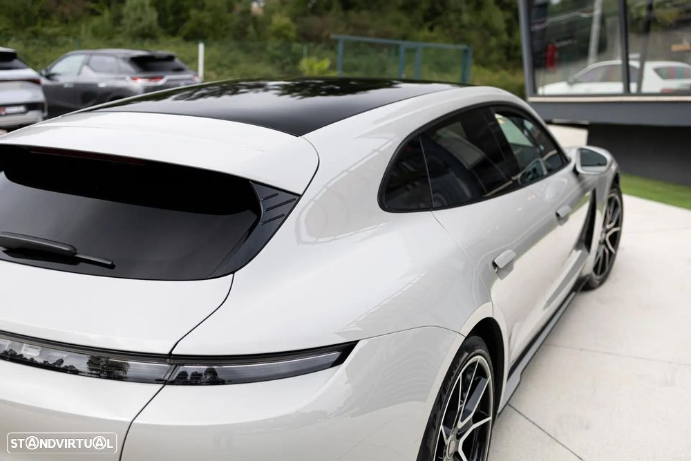 Porsche Taycan Sport Turismo - 45