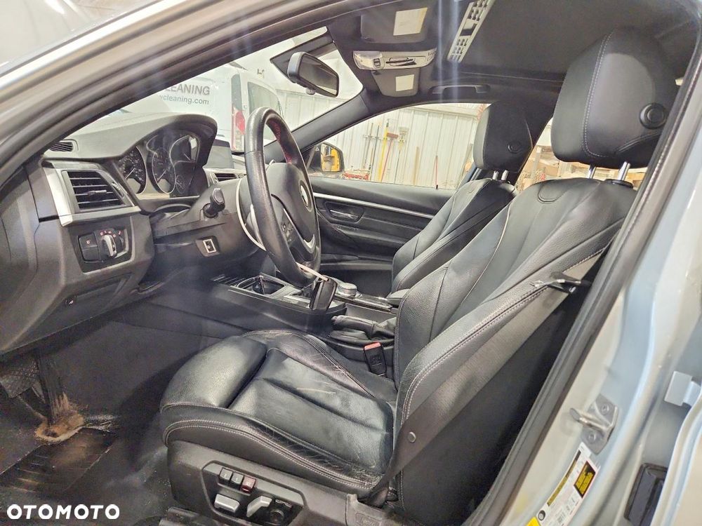 BMW Seria 3 330i xDrive Sport Line - 8